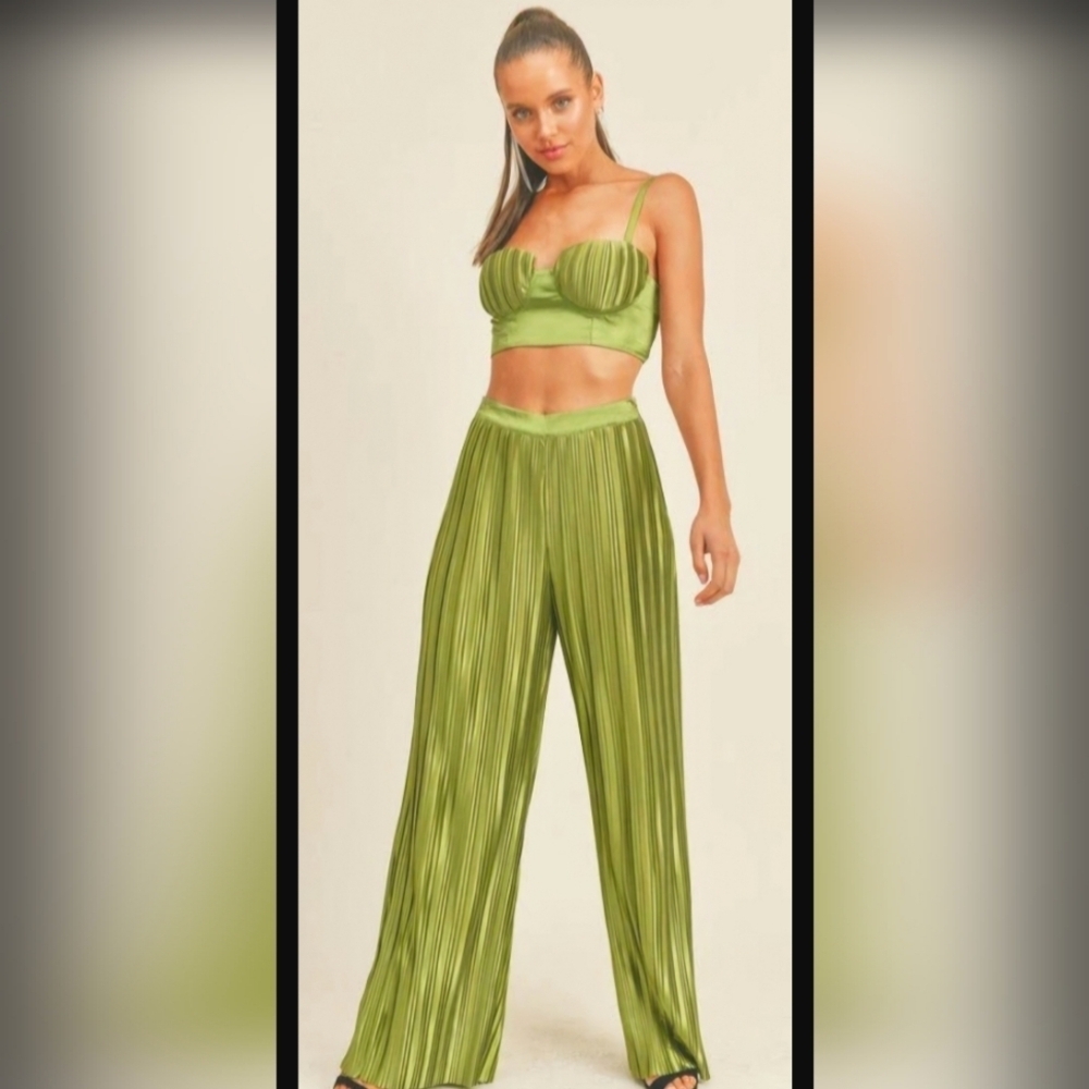 NICHOLE LYNEL Green Bustier Crop Top Pants Set. Size small